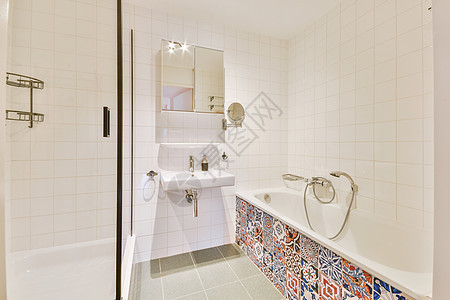 现代公寓的浴室内室内卫生间陶瓷架子住宅大理石龙头马赛克制品房子装饰风格图片