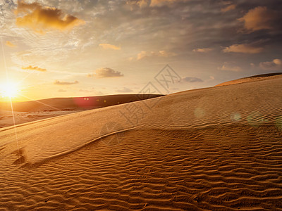 日出时白沙丘 越南梅内阴影土地太阳沙丘风景沙漠灯光图片