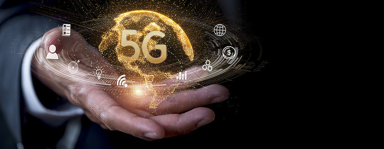 手商务人士展示全球网络连接 5G 具有图标概念的全球网络连接 5G 技术网络无线系统和物联网 未来新技术图像横幅数据贸易地球行星图片