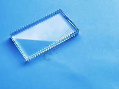 蓝色背景玻璃装置 未来技术与抽象屏幕模型设计手机送货奢华平铺小样互联网商业药片工具展示图片