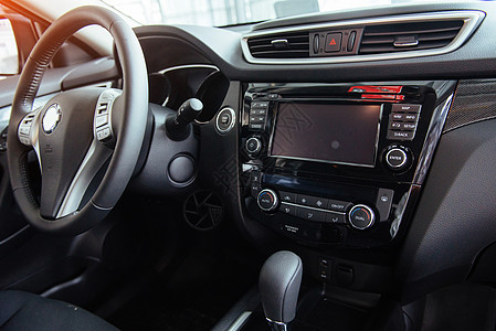 车内方向盘现代车内仪表板和方向盘仪表车速里程表数字控制板速度力量控制测量司机背景