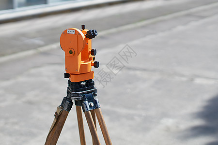 一种精确光学仪器 用于测量建筑工地指定可见点之间角的精密光学仪器或技术承包商安全图学土地工程构造激光三脚架工程师图片