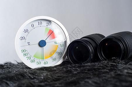 模拟温度计 湿度计和摄影设备温度拨号齿轮相对湿度晴雨表镜片科学控制展示关心图片