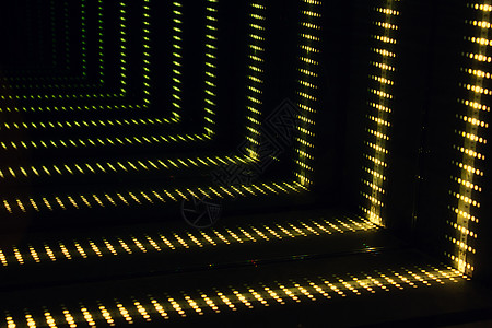 具有黄色灯光的未来的科学-非抽象空间码头隧道效应图片