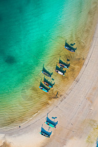 泰国普吉省巴东海滩的长尾尾船海景海滩海岸闲暇太阳阳光蓝色假期棕榈天堂图片