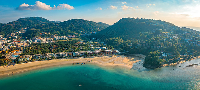 泰国普吉省巴东海滩的空中观景蓝色旅游太阳闲暇天堂天线海岸海洋天空海景图片