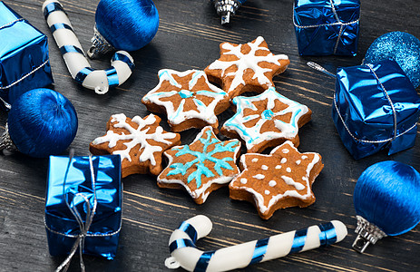 姜饼装饰球圣诞姜面包雪花装饰收藏装饰品假期饼干小吃家庭食物风格庆典背景
