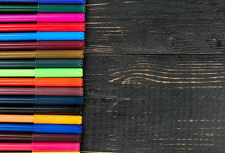 多彩标记荧光笔毡尖性情桌子宏观艺术学习墨水红色铅笔图片