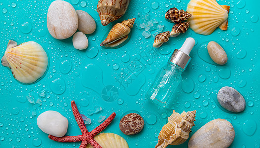 将化妆品在海面背景上运动 高压酸 选择性的焦点液体疗法管子温泉瓶子蓝色香气芳香药品皮肤图片