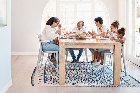 为重要人物创造时间 一家人一起吃午饭 共进午餐图片