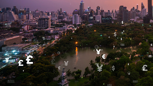 商业数据分析界面在智能城市上空飞过 显示改变的未来市场分析师电脑技术报告企业货币工程管理计划图片