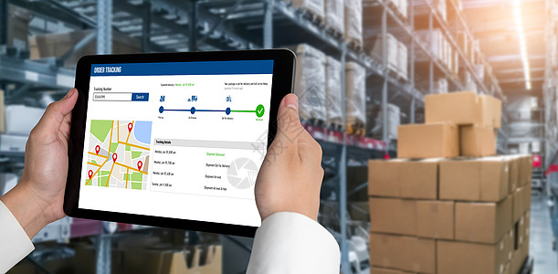 电子商务和现代在线业务的交货跟踪系统药片屏幕笔记本船运桌子供应链商业网络检查包装图片