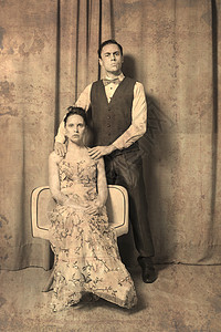 婚姻的庄严肖像 旧照片效果图片
