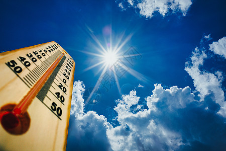 夏季热 户外高温 炎热沙漠天气 温度计达到蓝色天空背景的华氏100度 阳光明日 3d 插图气候危险热带预报摄氏度空气学位晴天旅行图片
