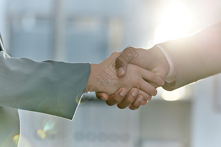 战略合作在团结 信任和支持的协议或伙伴关系中握手 问候和会见商界人士 公司专业人士的特写手合作或感谢您的手势背景