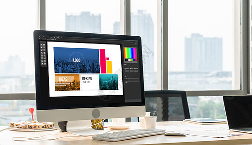 用于现代网页和商业广告设计的平面设计师软件工作屏幕小样艺术家职场桌面男人桌子监视器工作室图片