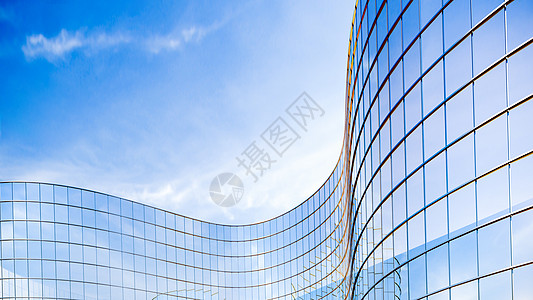 中心城玻璃建筑经营理念 摩天大楼的玻璃立面 天窗的镜面反射 阳光灿烂的日子 蓝天中有阳光 现代建筑背景 3d 渲染天空蓝色建筑学建造城背景