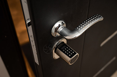 用密码锁打开公寓的门 无钥匙入门 Name房子入口住宅开锁按钮控制代码检测安全键盘图片