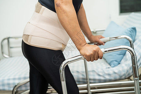 亚洲女性患者背部 腰部和整形腰部 都用行尸折磨着她药品病人女士支撑肌肉绷带柱子矫正骨科治疗图片