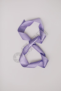3 8妇女节八个由紫色丝带制成 3 月 8 日贺卡模板 国际妇女节背景 横幅 海报或小册子作品紫丁香照片框架空白投标周年纪念日小样庆典背景