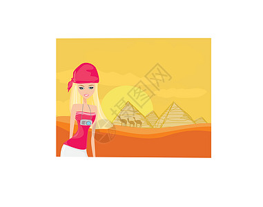 在吉扎为法老建造的金字塔上 女性的背景图片