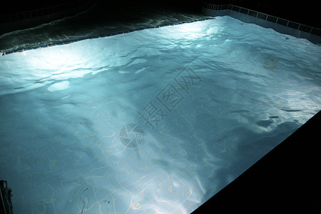 夜泳池 水 酒店 水池 灯背景图片