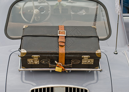 假期 老旧的计时器 乡愁 驾驶 怀旧的 行李 包图片