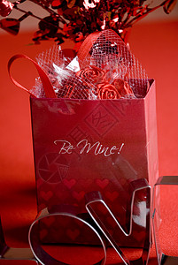情人礼物 红色的 浪漫的 情怀 心 诱惑 季节 热情图片