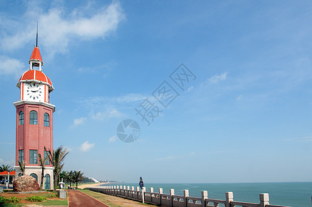 海口湾观测 中国海南岛 太阳伞 天堂 海岸 蓝色的背景图片