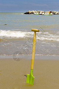 铁铲 夏天 海 海岸 晴天 太阳 放松图片