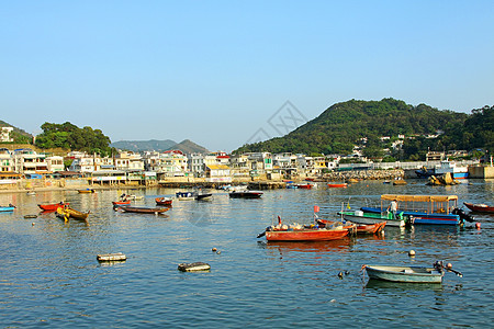 沿海地区 香港Lamma岛有多艘渔船 夏天图片