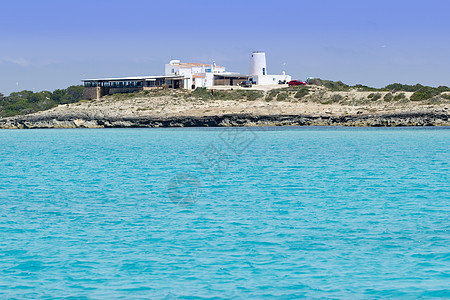 Formentera 松绿海中的风力磨坊图片