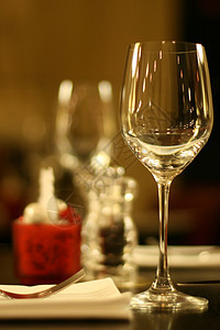 桌上葡萄酒杯 美食 食物 餐厅 赤霞珠 菜单 红酒杯图片