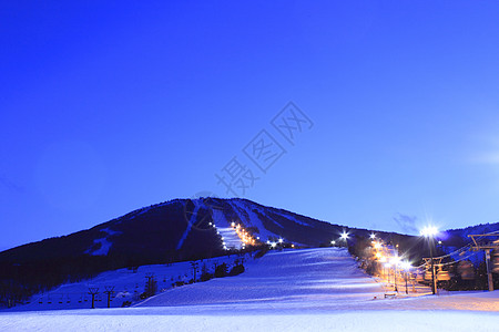 滑雪运行 寒冷的 粉雪 假期 滑雪胜地 雪原 日本图片