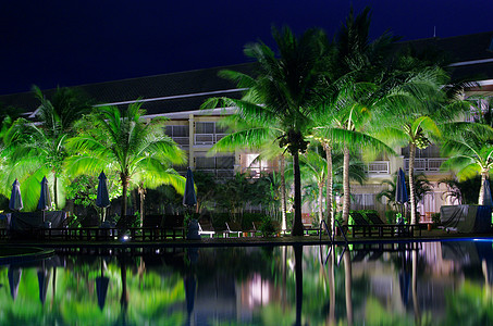 游泳池照明酒店现代的高清图片