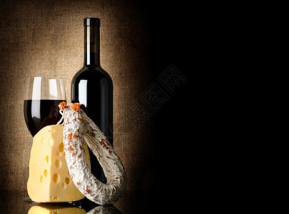 葡萄酒 奶酪和腊肠图片