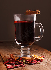 白葡萄酒 温暖的 肉桂 圣诞节 红色的 蔓越莓干 橙子 香料图片