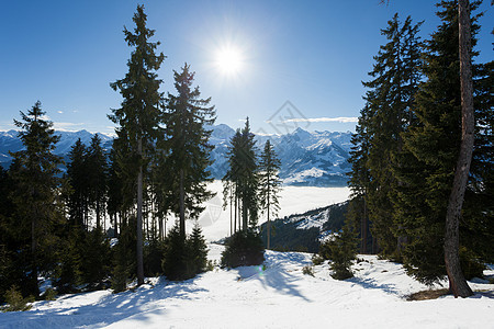 冬季与Kaprun度假村滑雪斜坡 木头 山脉图片