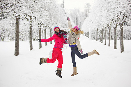 冬季步行 季节 乐趣 雪 时尚 自然 快乐的 圣诞节 冬天图片