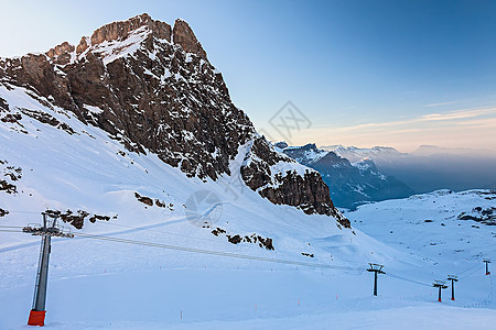 阿尔卑斯山的滑雪槽图片