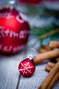 节日喜庆闪亮的圣诞圣诞节装饰品 球 树 前夕图片