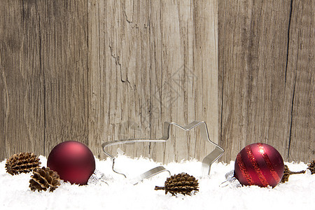 圣诞节装饰 球 圣诞树装饰 木头 雪 冬天 圣诞球 卡片 假雪图片