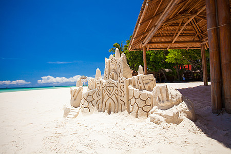 菲律宾博拉凯白热带沙沙滩上的沙丘城堡 Boracay 海岸线 阳光图片