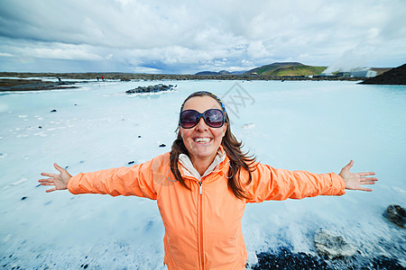 蓝环礁地热浴的女人 女士 旅游 蓝色的 火山作用 温泉 旅行图片