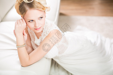 婚礼那天的美美新娘 皇冠 女性 表情 时尚 爱 珠宝背景图片