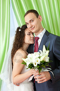 家里的新娘和新郎图片