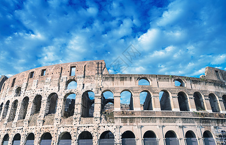 意大利罗马 阳光明媚的日光耀人盛大巨集 竞技场图片