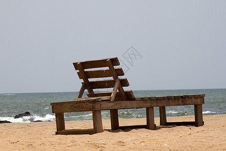 沙滩上的木板床 印度果阿 夏天 伞 海滨 海滩图片