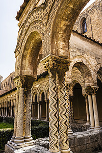 巴勒莫Monreale修道院的Cloister 崇拜 艺术图片