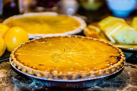 为感恩节制作的自制美味南瓜饼 奶油状的 甜点 季节图片
